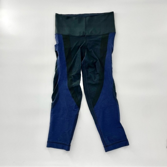 Women's Nike Zoned Sculpt Capri Leggings Two Tone Navy Blue - Picture 4 of 12